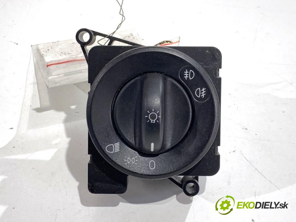 MERCEDES-BENZ CITAN Nadwozie pełne/minivan 2014 81 kW 111 CDI (415.603, 415.605) 1461 Spínač svetiel A9065450304