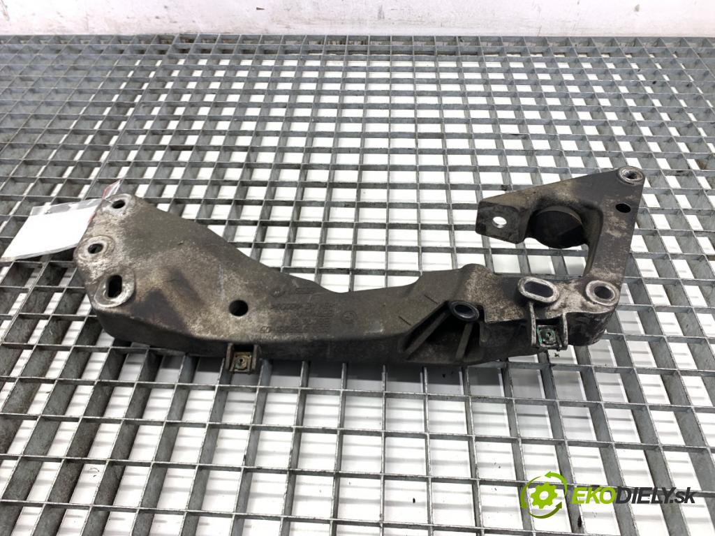 BMW F31 Kombi 2014 135 kW 320 d xDrive 1995 držák převodovky