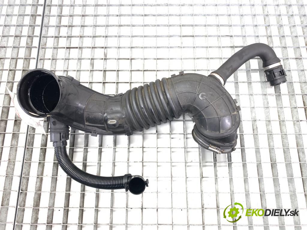 BMW F31 Kombi 2014 135 kW 320 d xDrive 1995 Rúra vzduchu 