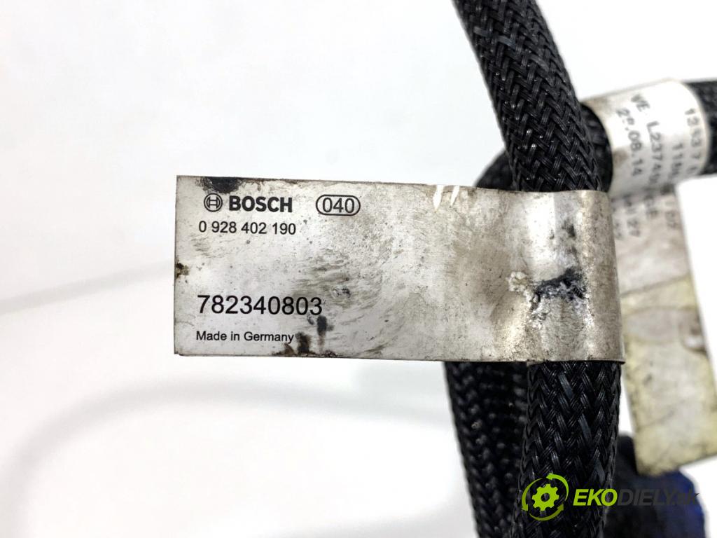 BMW F31 Kombi 2014 135 kW 320 d xDrive 1995 trubka PALIVO: 7810786