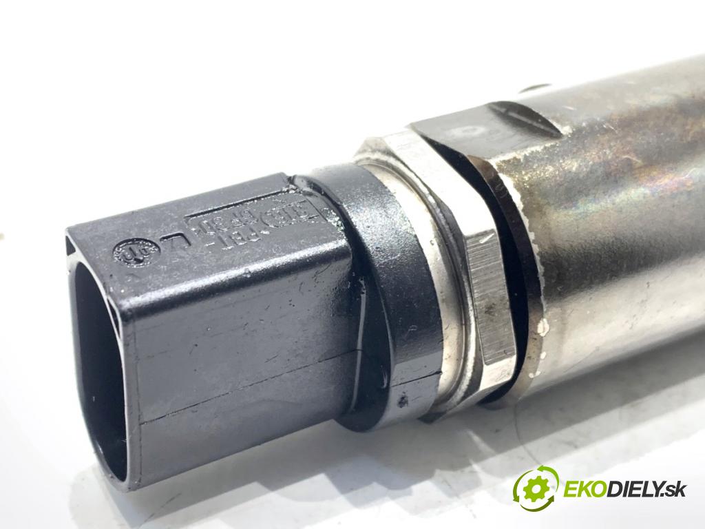 BMW F31 Kombi 2014 135 kW 320 d xDrive 1995 lišta vstřikovací SENZOR 7800601