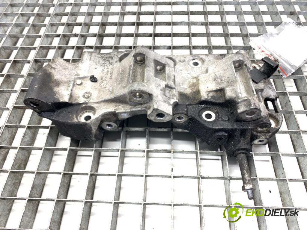 BMW F31 Kombi 2014 135 kW 320 d xDrive 1995 držák uchycení alternátora 8506863