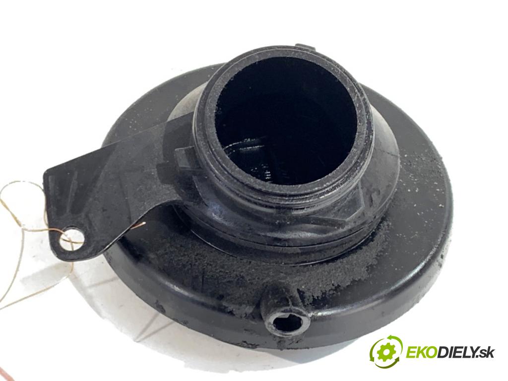 BMW F31 Kombi 2014 135 kW 320 d xDrive 1995 Zátka nádrže oleja