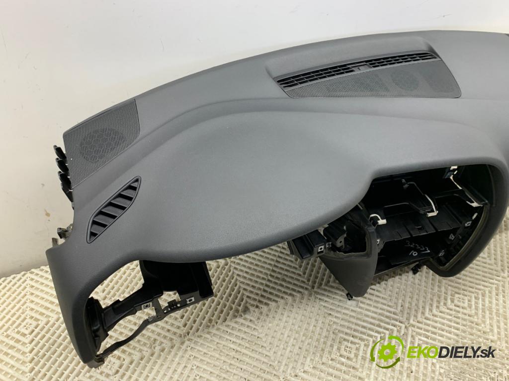 AUDI A4 B8 sedan 2009 105 kW 2.0 TDI 1968 Palubná doska VANKÚŠ: spolujazdca 8K1857041