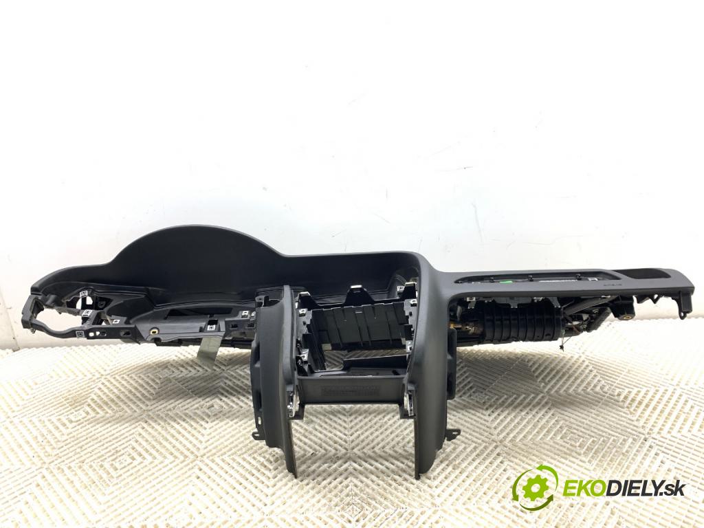 AUDI A4 B8 sedan 2009 105 kW 2.0 TDI 1968 Palubná doska VANKÚŠ: spolujazdca 8K1857041