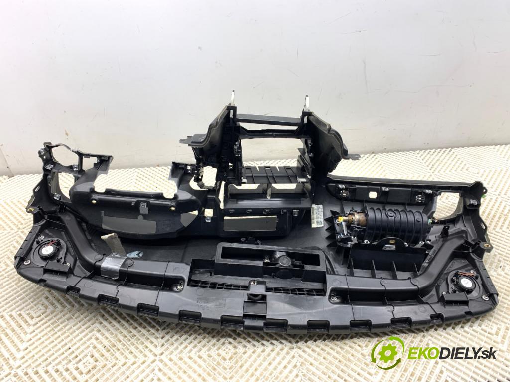 AUDI A4 B8 sedan 2009 105 kW 2.0 TDI 1968 Palubná doska VANKÚŠ: spolujazdca 8K1857041