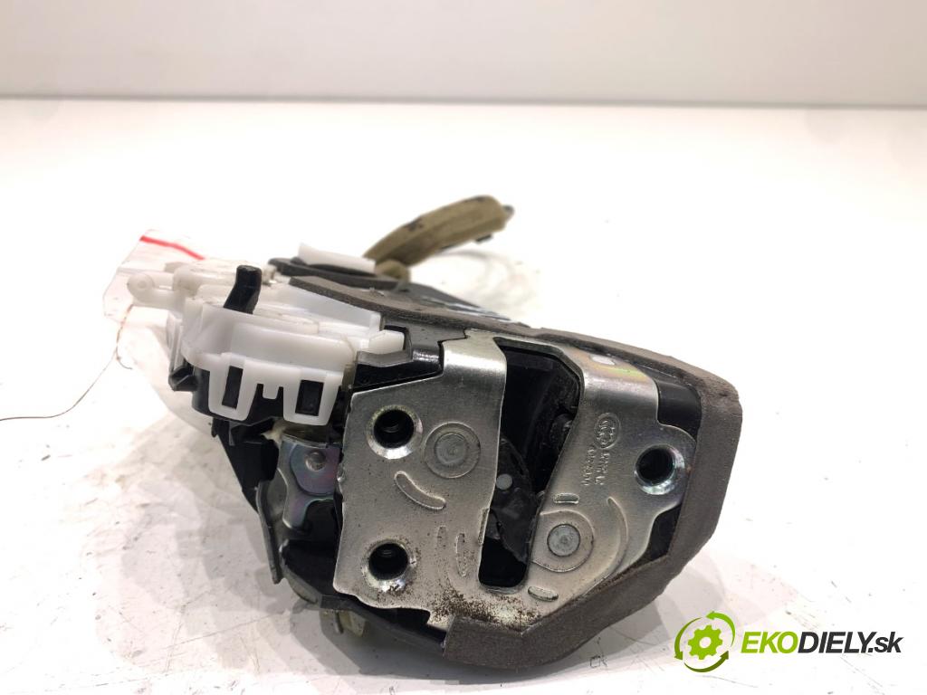 HONDA CR-V IV SUV 2016 118 kW 1.6 i-DTEC 4WD (RE6) 1597 zámok Dvere pravy zad 