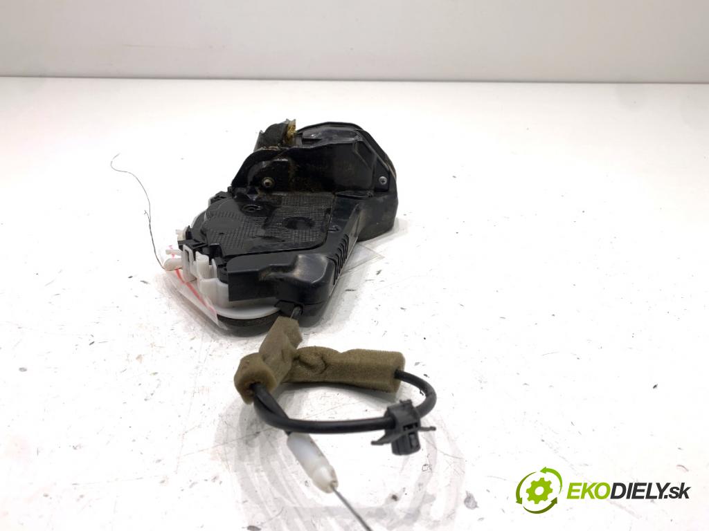 HONDA CR-V IV SUV 2016 118 kW 1.6 i-DTEC 4WD (RE6) 1597 zámok Dvere pravy zad