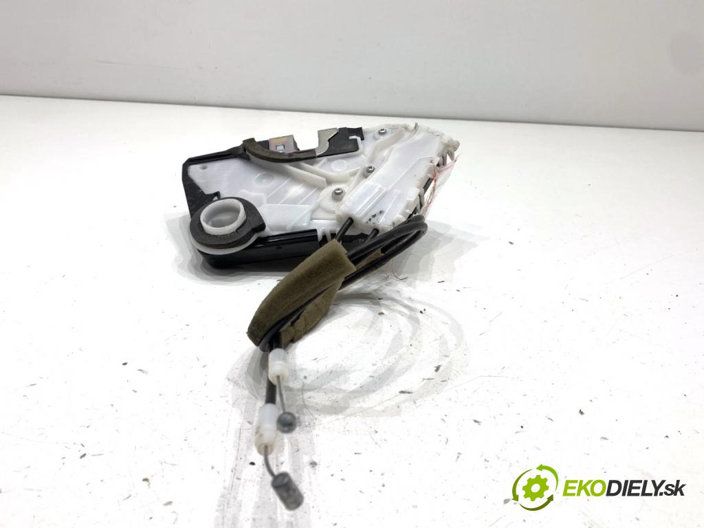 HONDA CR-V IV SUV 2016 118 kW 1.6 i-DTEC 4WD (RE6) 1597 zámok dveře pravý přední část