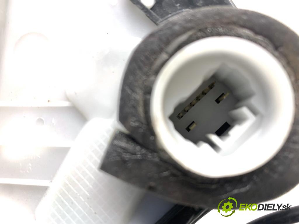 HONDA CR-V IV SUV 2016 118 kW 1.6 i-DTEC 4WD (RE6) 1597 zámok dveře levý přední část