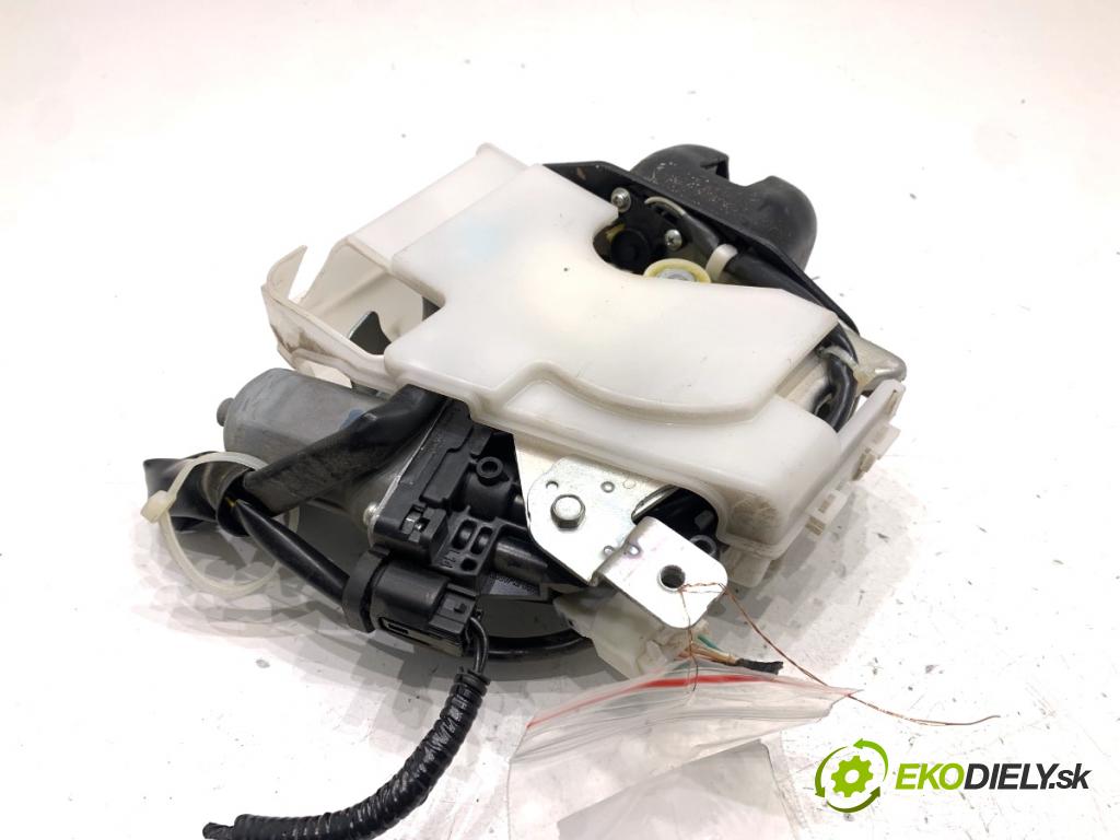 HONDA CR-V IV SUV 2016 118 kW 1.6 i-DTEC 4WD (RE6) 1597 zámok dveří zadní část