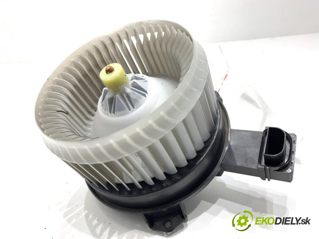 HONDA CR-V IV SUV 2016 118 kW 1.6 i-DTEC 4WD (RE6) 1597 ventilátor kúrenia 