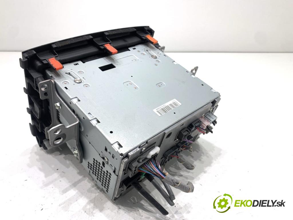 HONDA CR-V IV SUV 2016 118 kW 1.6 i-DTEC 4WD (RE6) 1597 RADIO mavigace 39100-T1V-G63-M1 (Audio zařízení)