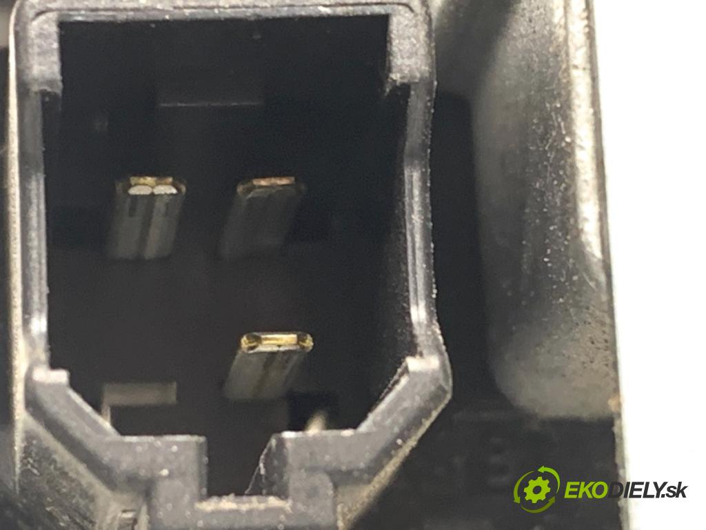 HONDA CR-V IV SUV 2016 118 kW 1.6 i-DTEC 4WD (RE6) 1597 motor stěračů zadní část