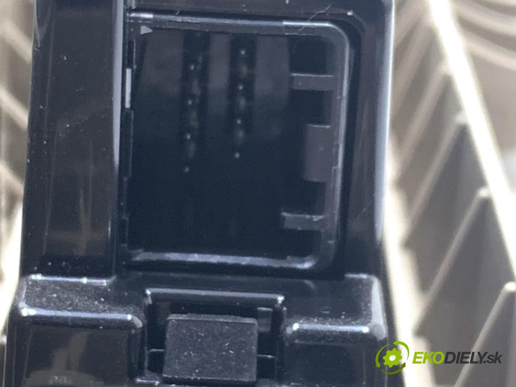 HONDA CR-V IV SUV 2016 118 kW 1.6 i-DTEC 4WD (RE6) 1597 Svetlo stropné 39180-T0A-R210-M1