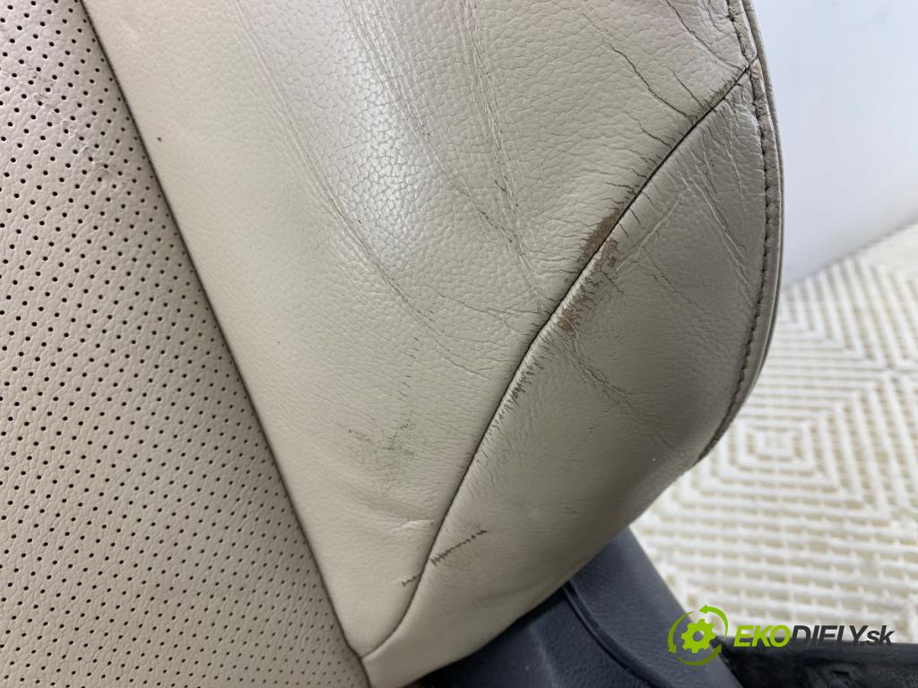 HONDA CR-V IV SUV 2016 118 kW 1.6 i-DTEC 4WD (RE6) 1597 sedadlo levý přední část