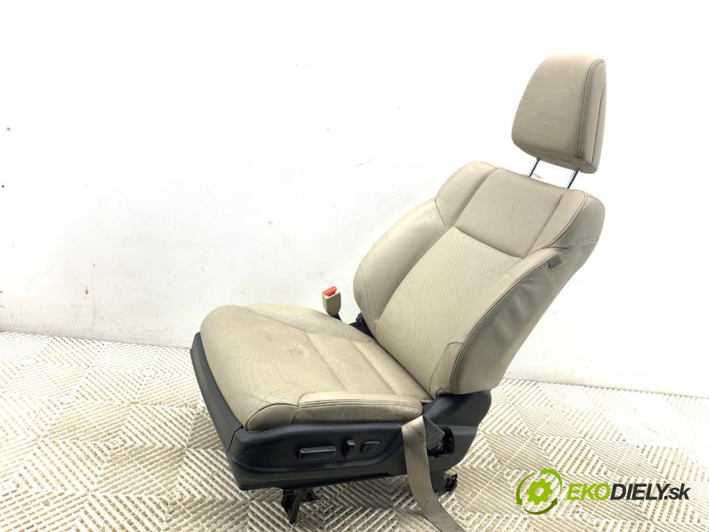 HONDA CR-V IV SUV 2016 118 kW 1.6 i-DTEC 4WD (RE6) 1597 sedadlo levý přední část