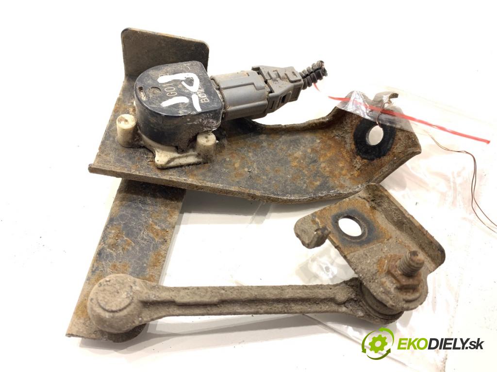 HONDA CR-V IV SUV 2016 118 kW 1.6 i-DTEC 4WD (RE6) 1597 snímač ÚROVEŇ: XENON  (Snímač)