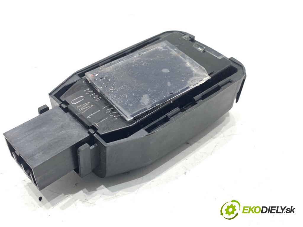 HONDA CR-V IV SUV 2016 118 kW 1.6 i-DTEC 4WD (RE6) 1597 snímač deště  (Snímač deště)