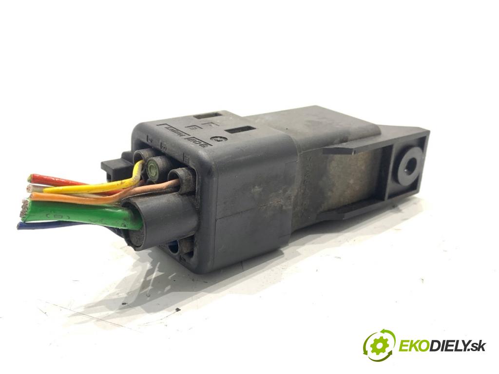 HONDA CR-V IV SUV 2016 118 kW 1.6 i-DTEC 4WD (RE6) 1597 relé svíček žhavení 0281003056 (Relé)