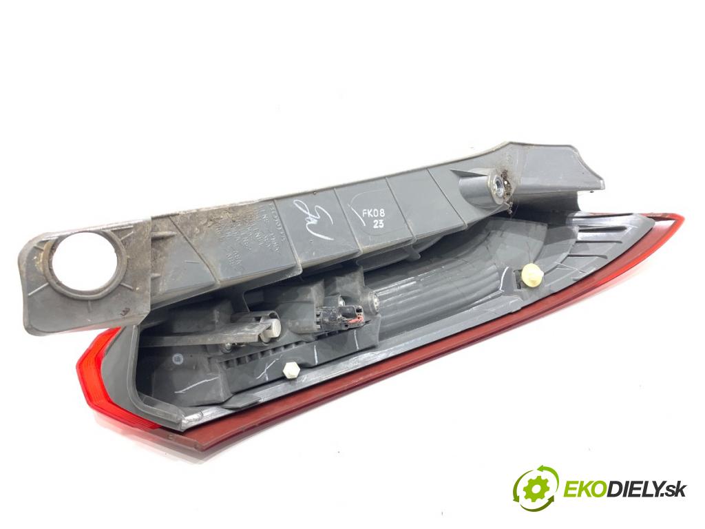 HONDA CR-V IV SUV 2016 118 kW 1.6 i-DTEC 4WD (RE6) 1597 Svetlo zad ľavá strana vnútorná  (Kľučka dverí ostatné)