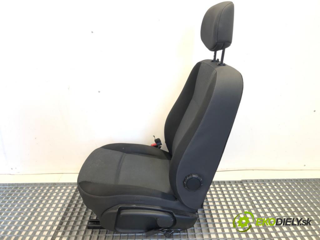 RENAULT MASTER III Platforma / podwozie 2018 125 kW 2.3 dCi 170 FWD (EV0L, HV0L, UV0L) 2298 sedadlo levý přední část