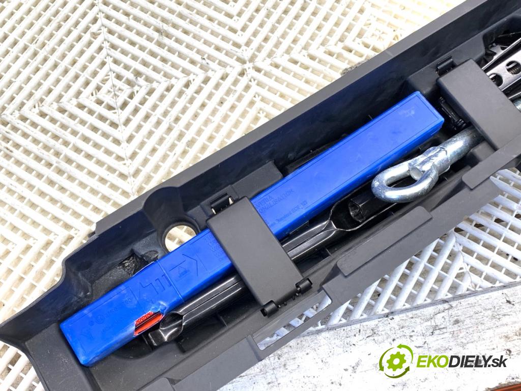 OPEL ZAFIRA C nadwozie wielkoprzestrzenne (MPV) 2014 100 kW 1.6 CDTI (75) 1598 souprava náradí 13295817