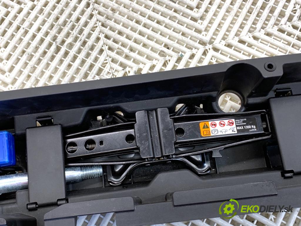 OPEL ZAFIRA C nadwozie wielkoprzestrzenne (MPV) 2014 100 kW 1.6 CDTI (75) 1598 souprava náradí 13295817