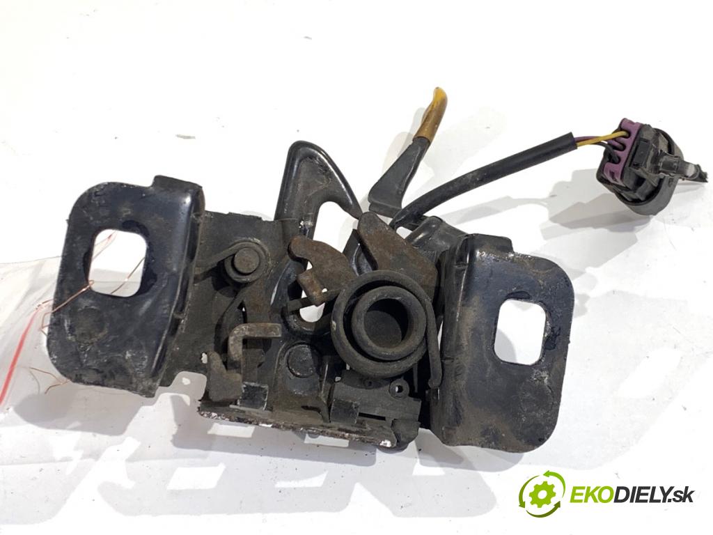 OPEL ZAFIRA C nadwozie wielkoprzestrzenne (MPV) 2014 100 kW 1.6 CDTI (75) 1598 zámok kapoty predný 13371992