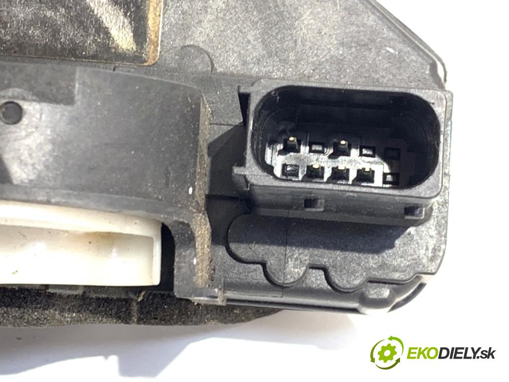 OPEL ZAFIRA C nadwozie wielkoprzestrzenne (MPV) 2014 100 kW 1.6 CDTI (75) 1598 zámok Dvere pravy zad 3023880