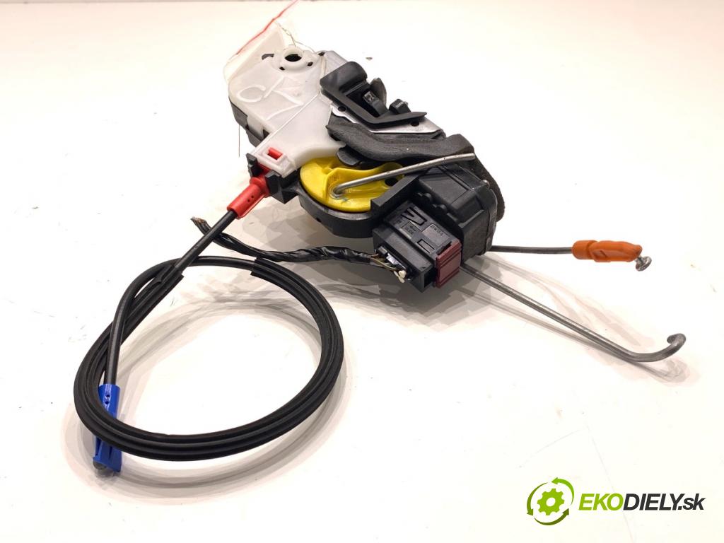 OPEL ZAFIRA C nadwozie wielkoprzestrzenne (MPV) 2014 100 kW 1.6 CDTI (75) 1598 zámok Dvere ľavy predný 13579522