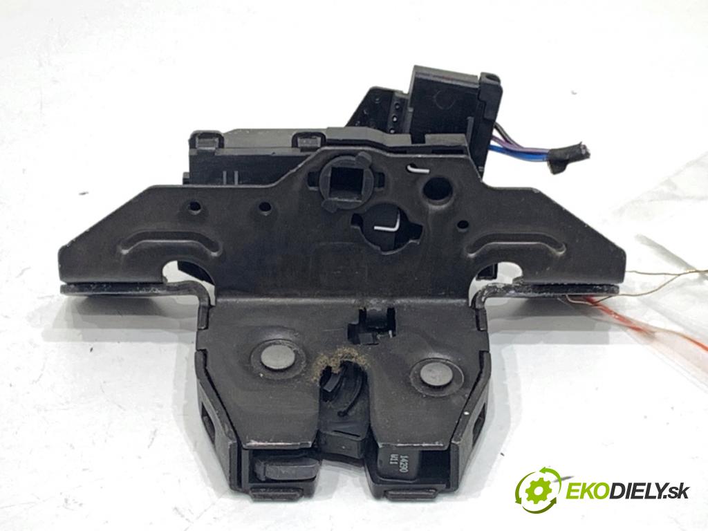 OPEL ZAFIRA C nadwozie wielkoprzestrzenne (MPV) 2014 100 kW 1.6 CDTI (75) 1598 zámok dverí zad 