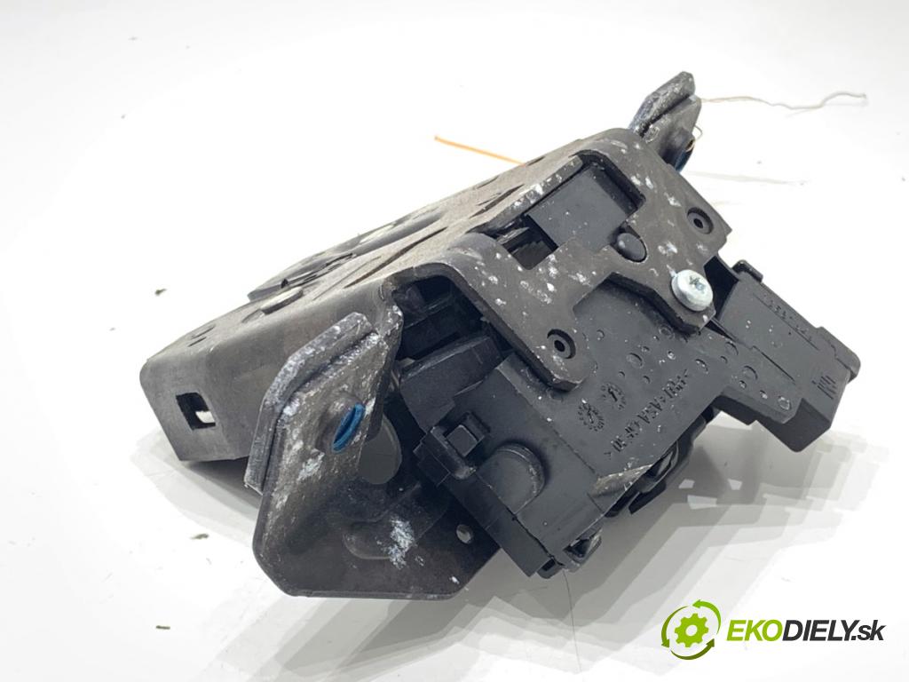 OPEL ZAFIRA C nadwozie wielkoprzestrzenne (MPV) 2014 100 kW 1.6 CDTI (75) 1598 zámok dverí zad