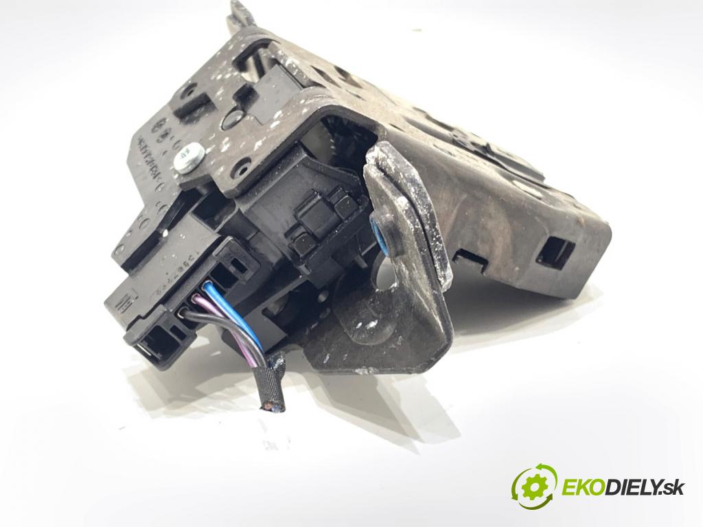 OPEL ZAFIRA C nadwozie wielkoprzestrzenne (MPV) 2014 100 kW 1.6 CDTI (75) 1598 zámok dverí zad