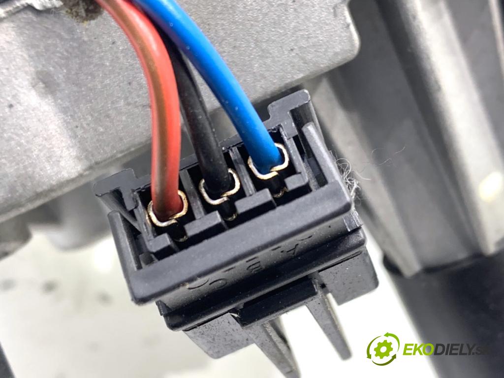 OPEL ZAFIRA C nadwozie wielkoprzestrzenne (MPV) 2014 100 kW 1.6 CDTI (75) 1598 motor stěračů zadní část 13256923