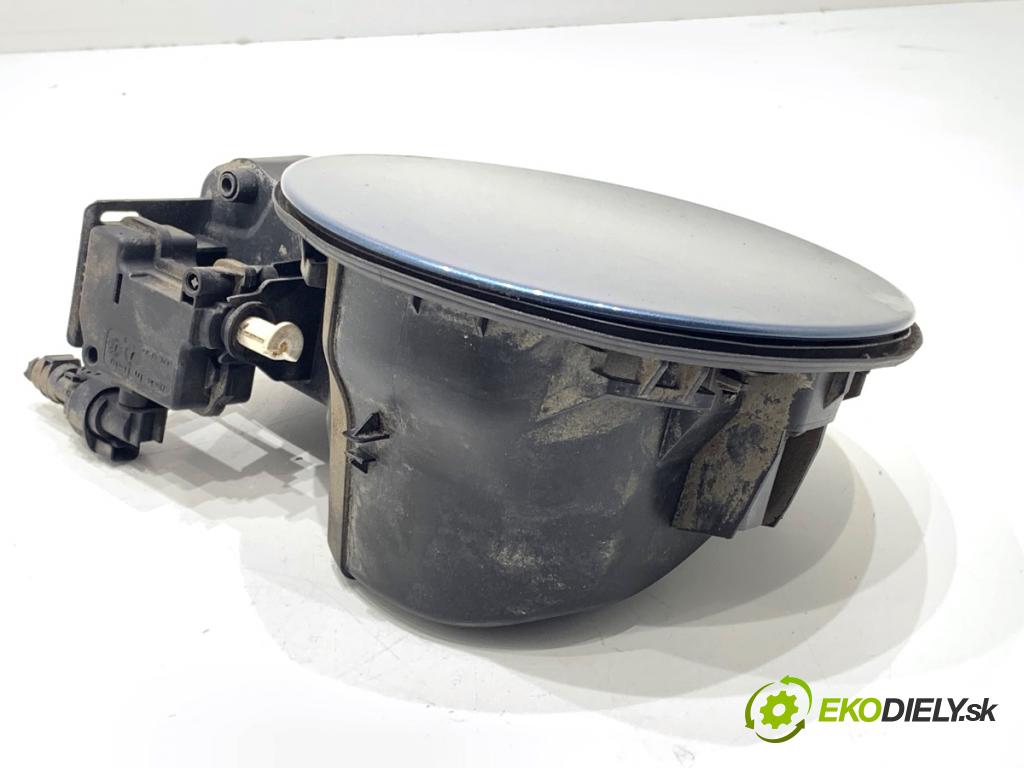 OPEL ZAFIRA C nadwozie wielkoprzestrzenne (MPV) 2014 100 kW 1.6 CDTI (75) 1598 dvířka nádrže paliva 13399839 (Klika dveří ostatní)