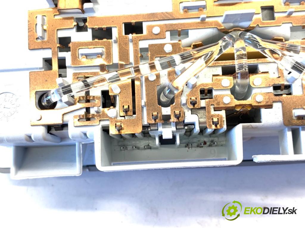 OPEL ZAFIRA C nadwozie wielkoprzestrzenne (MPV) 2014 100 kW 1.6 CDTI (75) 1598 světlo stropní 316627975