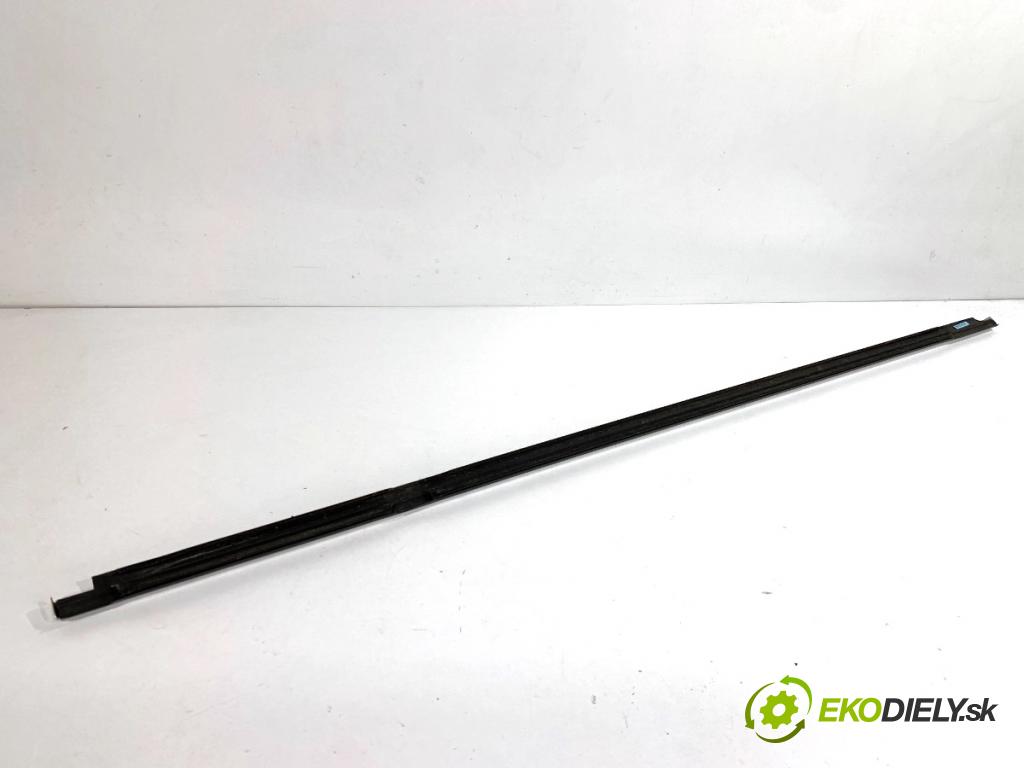 OPEL ZAFIRA C nadwozie wielkoprzestrzenne (MPV) 2014 100 kW 1.6 CDTI (75) 1598 lišta Sbírání: zadní část pravý 13260080