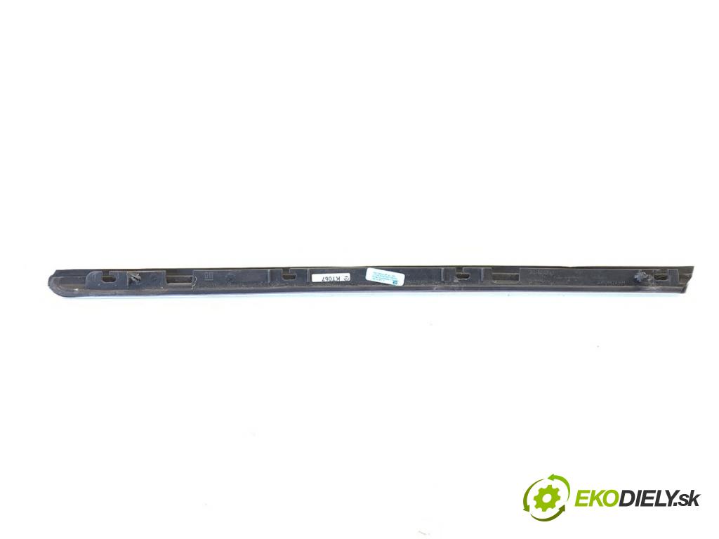 OPEL ZAFIRA C nadwozie wielkoprzestrzenne (MPV) 2014 100 kW 1.6 CDTI (75) 1598 Lišta blatníka predný pravá 20808476