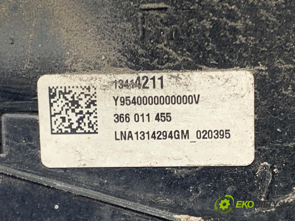 OPEL ZAFIRA C nadwozie wielkoprzestrzenne (MPV) 2014 100 kW 1.6 CDTI (75) 1598 Nádržka SCR: 13414211