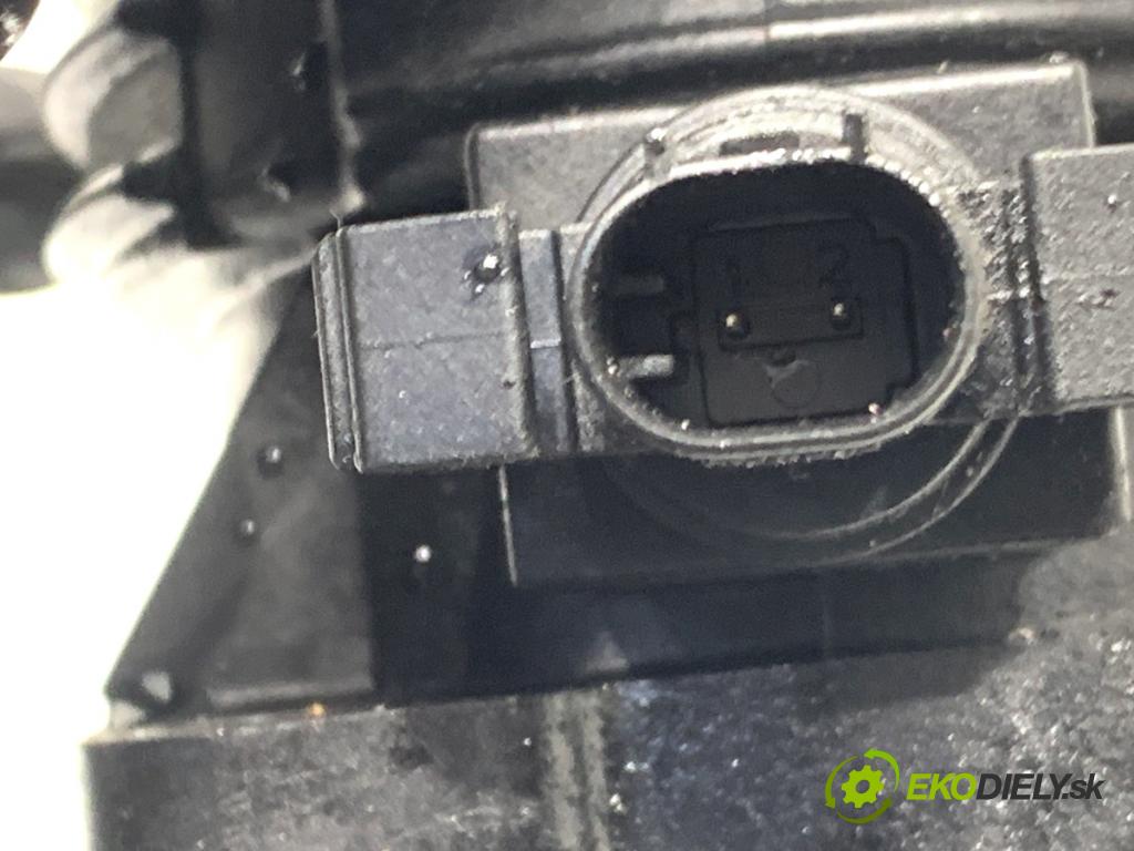 MERCEDES-BENZ W166 SUV 2013 190 kW ML 350 BlueTEC 4-matic (166.024) 2987 váha vzduchu A6420900344 (Snímač hmotnosti vzduchu)