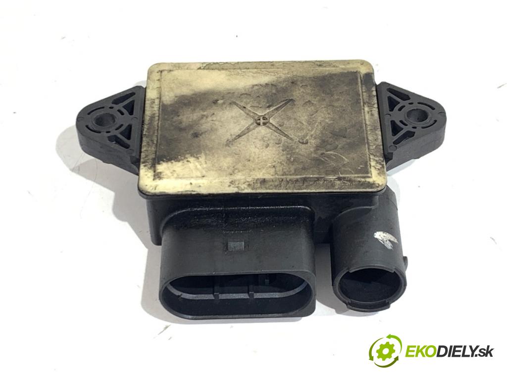 MERCEDES-BENZ W166 SUV 2013 190 kW ML 350 BlueTEC 4-matic (166.024) 2987 relé svíček žhavení A6429005601 (Relé)