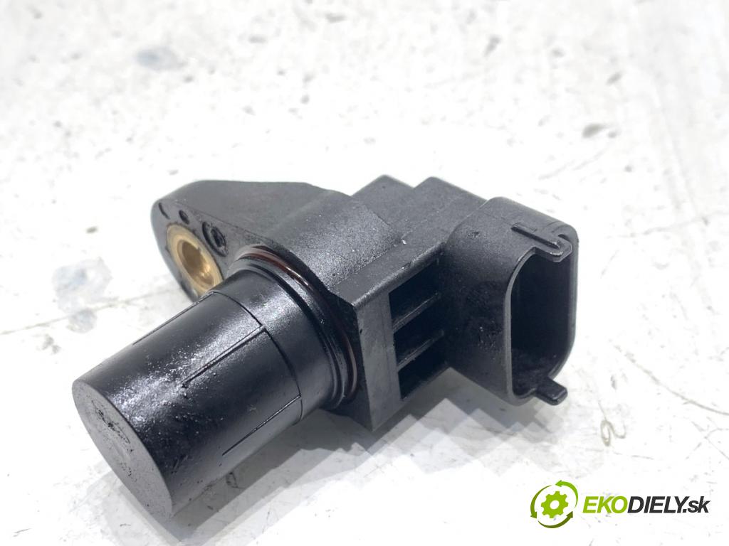 MERCEDES-BENZ W166 SUV 2013 190 kW ML 350 BlueTEC 4-matic (166.024) 2987 snímač pozice vačkového hřídele A0051531328 (Snímač polohy klikového hřídele)