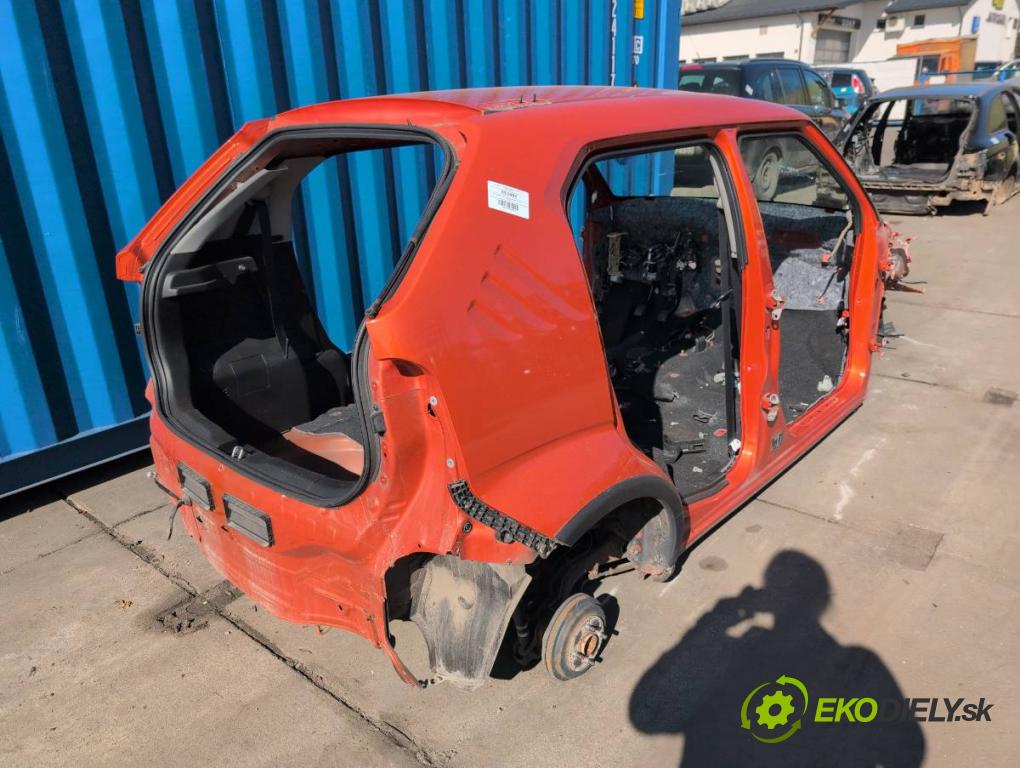 SUZUKI IGNIS III liftback 2017 66 kW 1.2 (ATK412) 1242 KAROSERIA ČTVRŤÁK blatník práh střecha PODŁUŻNICA