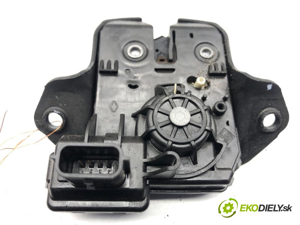 DACIA SANDERO III liftback 2024 74 kW 1.0 TCe 100 999 zámok dverí zad 905030754R