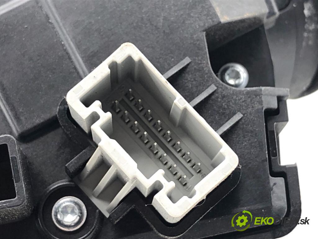 DACIA SANDERO III liftback 2024 74 kW 1.0 TCe 100 999 přepínač kombinovaný 255670975R (Páčky pod volantem)