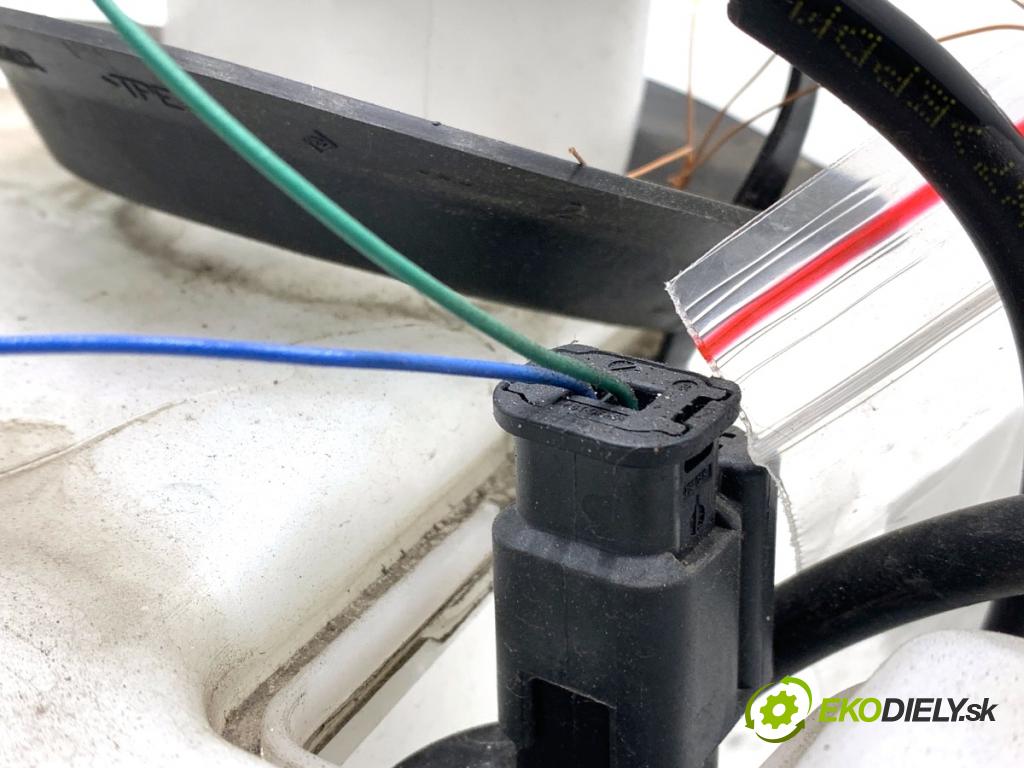 DACIA SANDERO III liftback 2024 74 kW 1.0 TCe 100 999 Nádržka ostrekovačov 289105984R