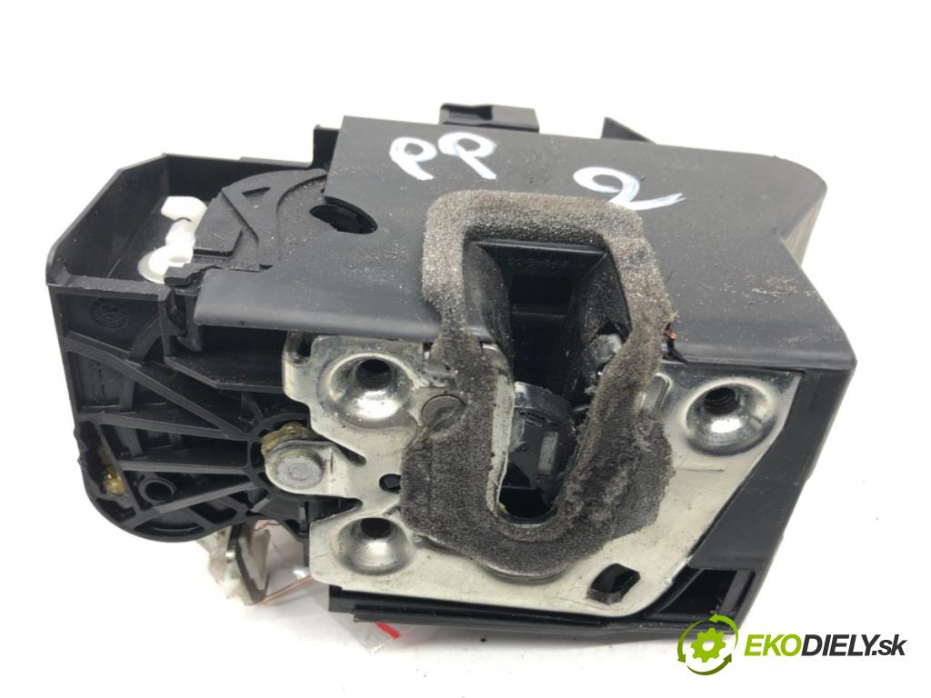 DACIA SANDERO III liftback 2024 74 kW 1.0 TCe 100 999 zámok Dvere pravy predný 805028269RC