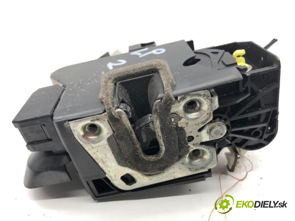 DACIA SANDERO III liftback 2024 74 kW 1.0 TCe 100 999 zámok Dvere ľavy predný 805035308RC
