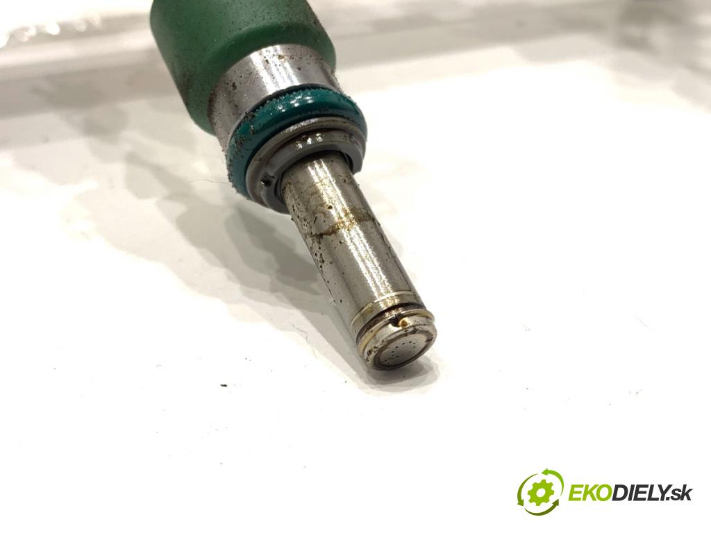 DACIA SANDERO III liftback 2024 74 kW 1.0 TCe 100 999 lišta vstřikovací 175204021R (Vstřikovací lišta)